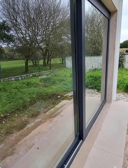 Sistema E70 - Janela PVC para grandes vãos até 3,3m de largura